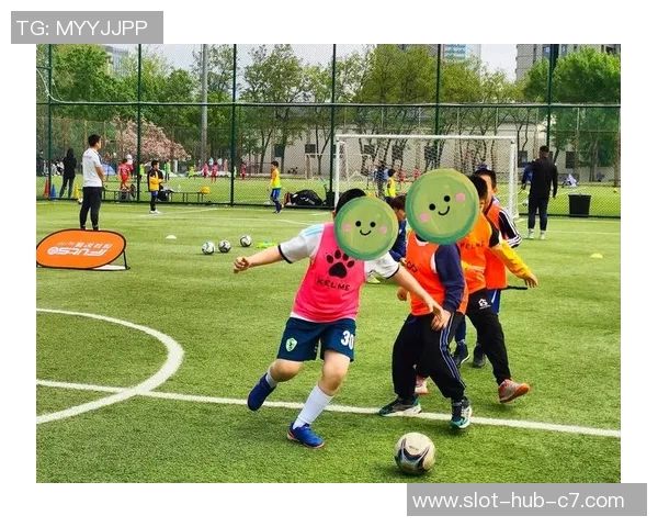 广州成人足球培训助你提升球技与团队合作能力的完美选择 广州成人足球培训助你提升球技与团队合作能力的完美选择